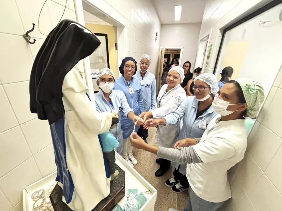Festa de Santa Dulce chega aos leitos do Hospital do Oeste